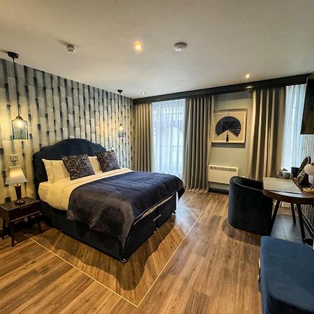 Howfield Hotel Мертир-Тидвилл Экстерьер фото