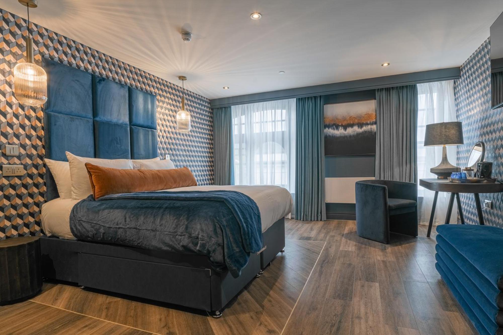 Howfield Hotel Мертир-Тидвилл Экстерьер фото